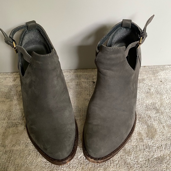 Heels - Picture 8 of 8